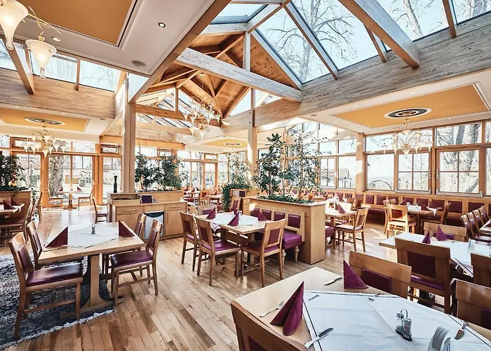 Hotel & Restaurant Waldschloss