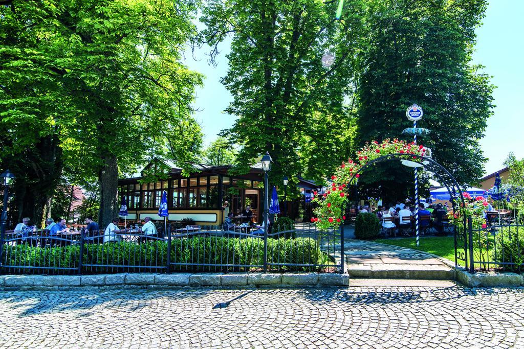& Restaurant Waldschloss